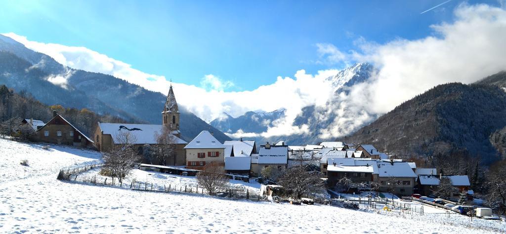 Auberge La Cure Oz Buitenkant foto